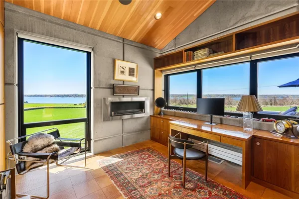 $4,150,000 | 155 West Main Road, Little Compton, RI 02837