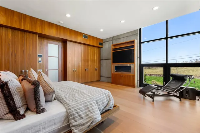 $4,450,000 | 155 West Main Road, Little Compton, RI 02837