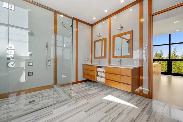 $4,150,000 | 155 West Main Road, Little Compton, RI 02837