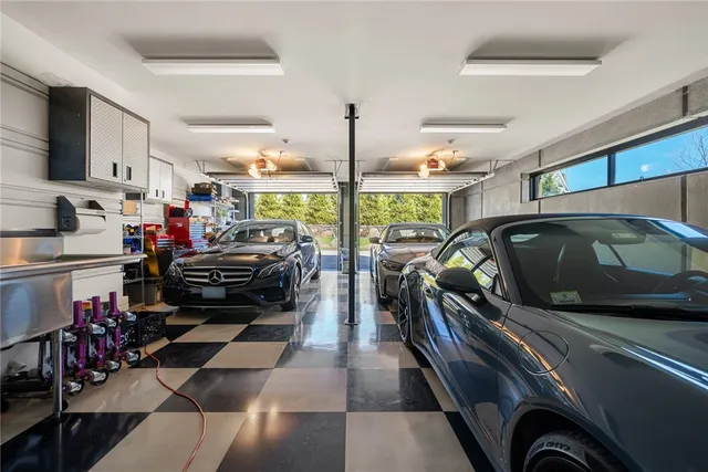 $4,450,000 | 155 West Main Road, Little Compton, RI 02837