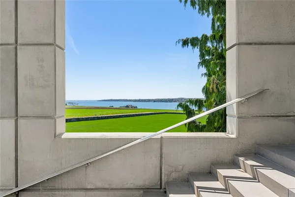 $4,150,000 | 155 West Main Road, Little Compton, RI 02837