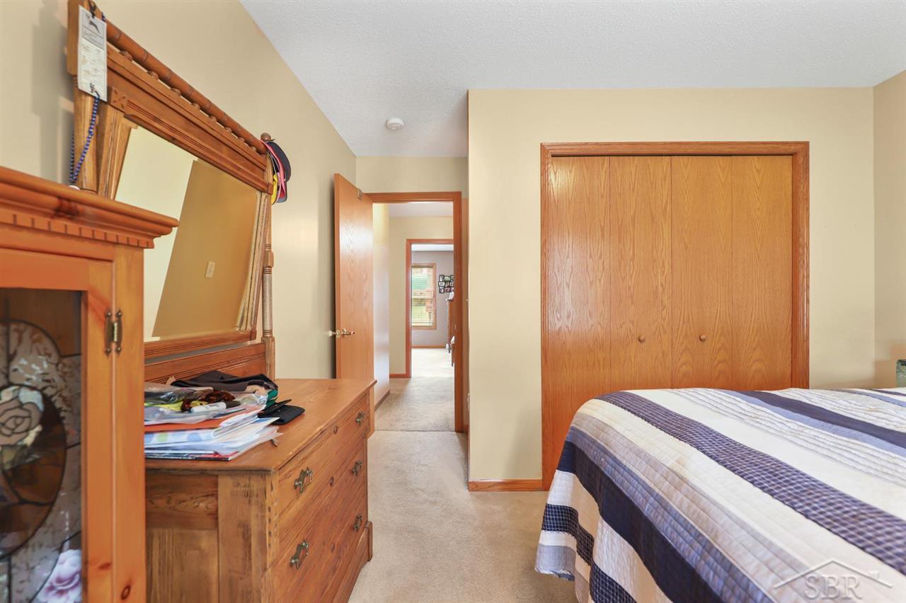 604 Bacon Road Saginaw, MI 48609 - Photo 26 of 62 50052163-25.JPG