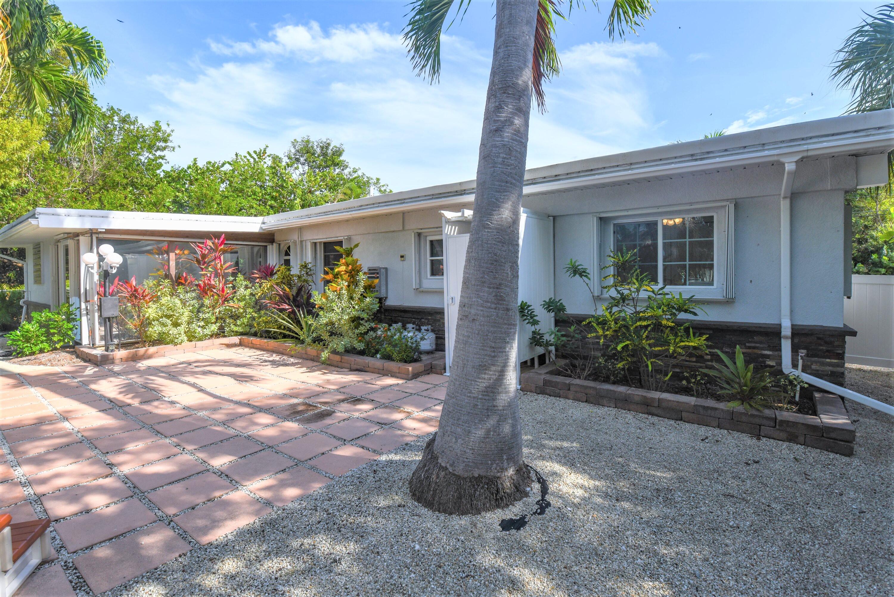 3828 Gillott Road Big Pine Key, FL 33043 - Photo 26 of 46 Rear View