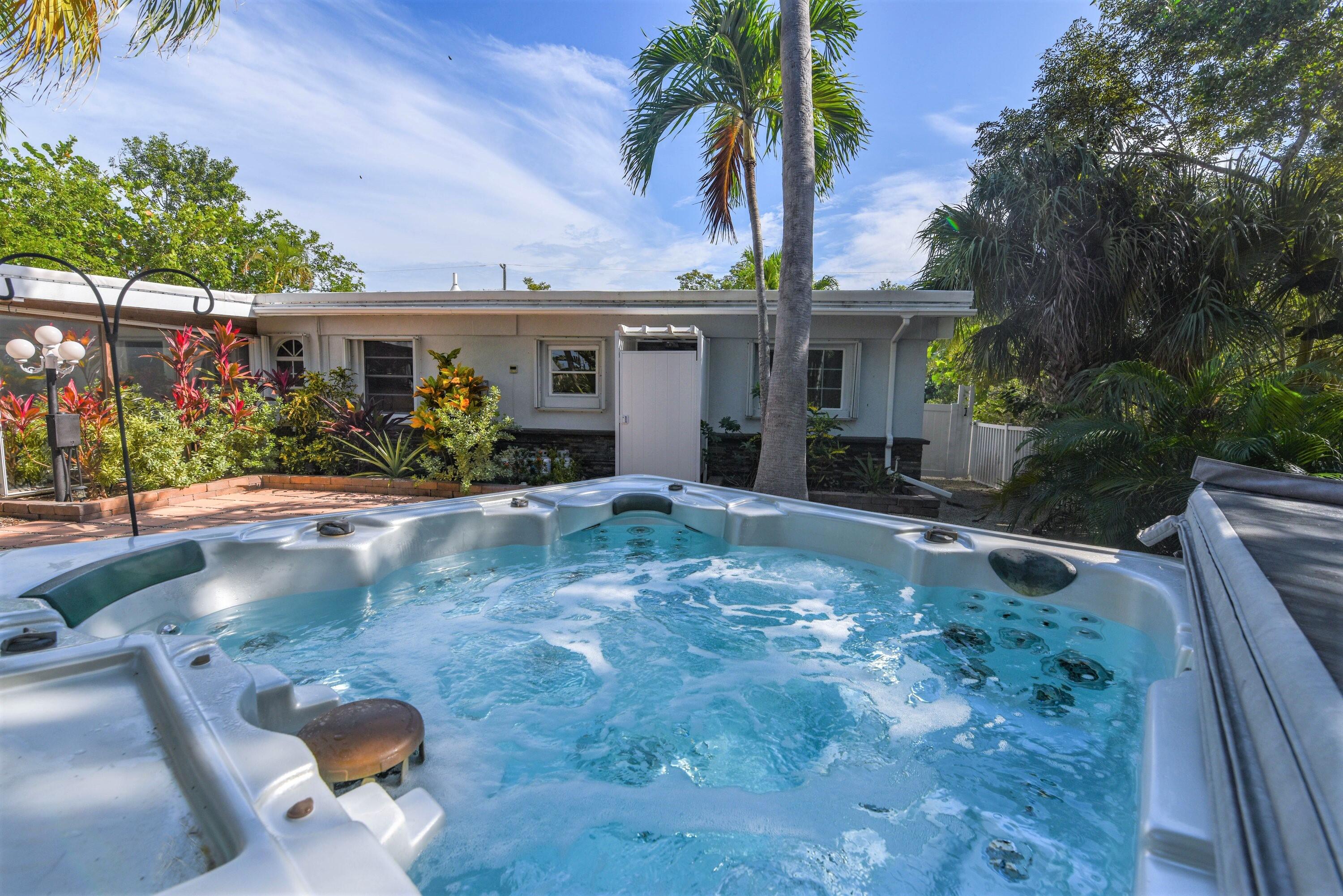 3828 Gillott Road Big Pine Key, FL 33043 - Photo 27 of 46 Spa/Jacuzzi