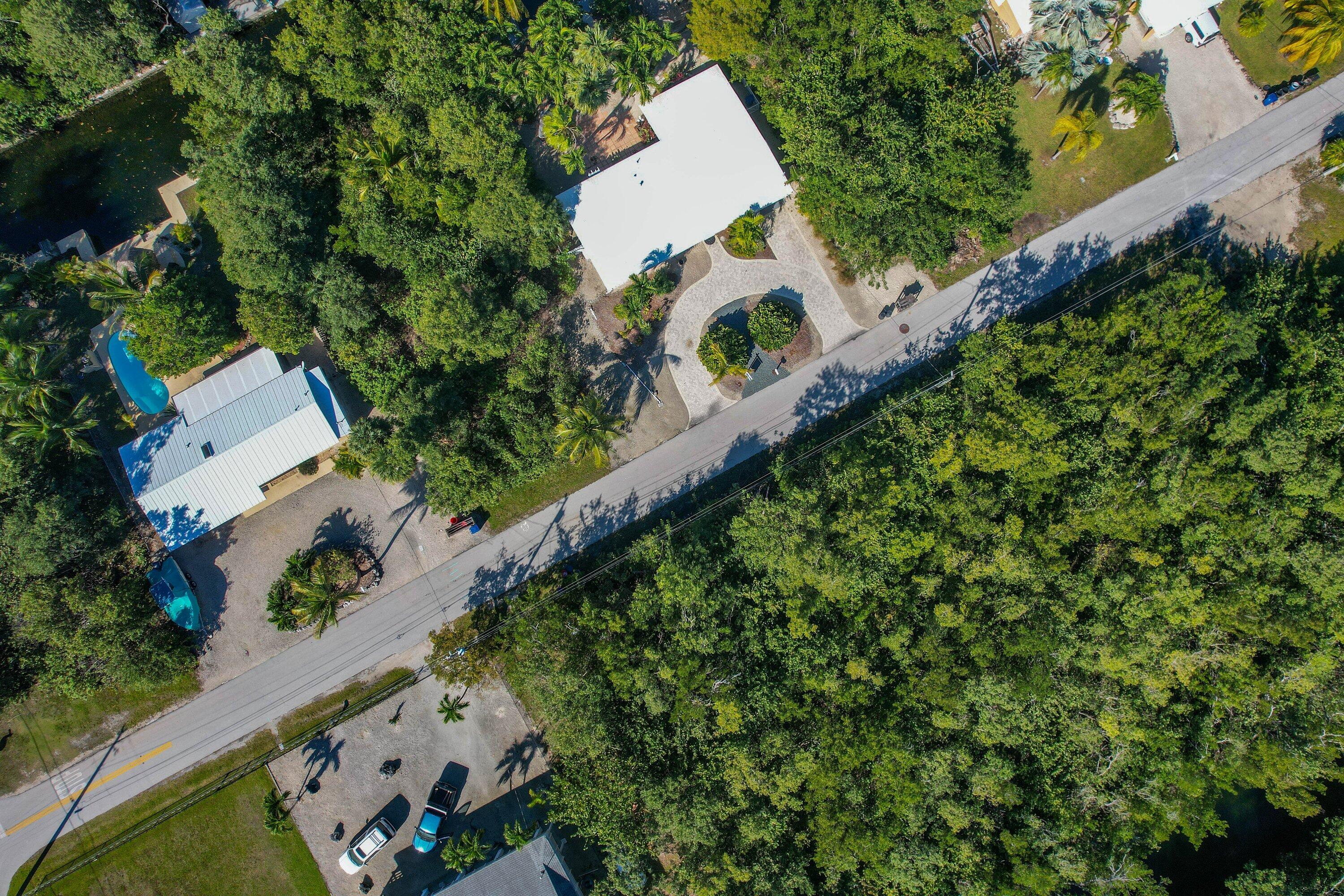 3828 Gillott Road Big Pine Key, FL 33043 - Photo 6 of 46 Privacy All Sides