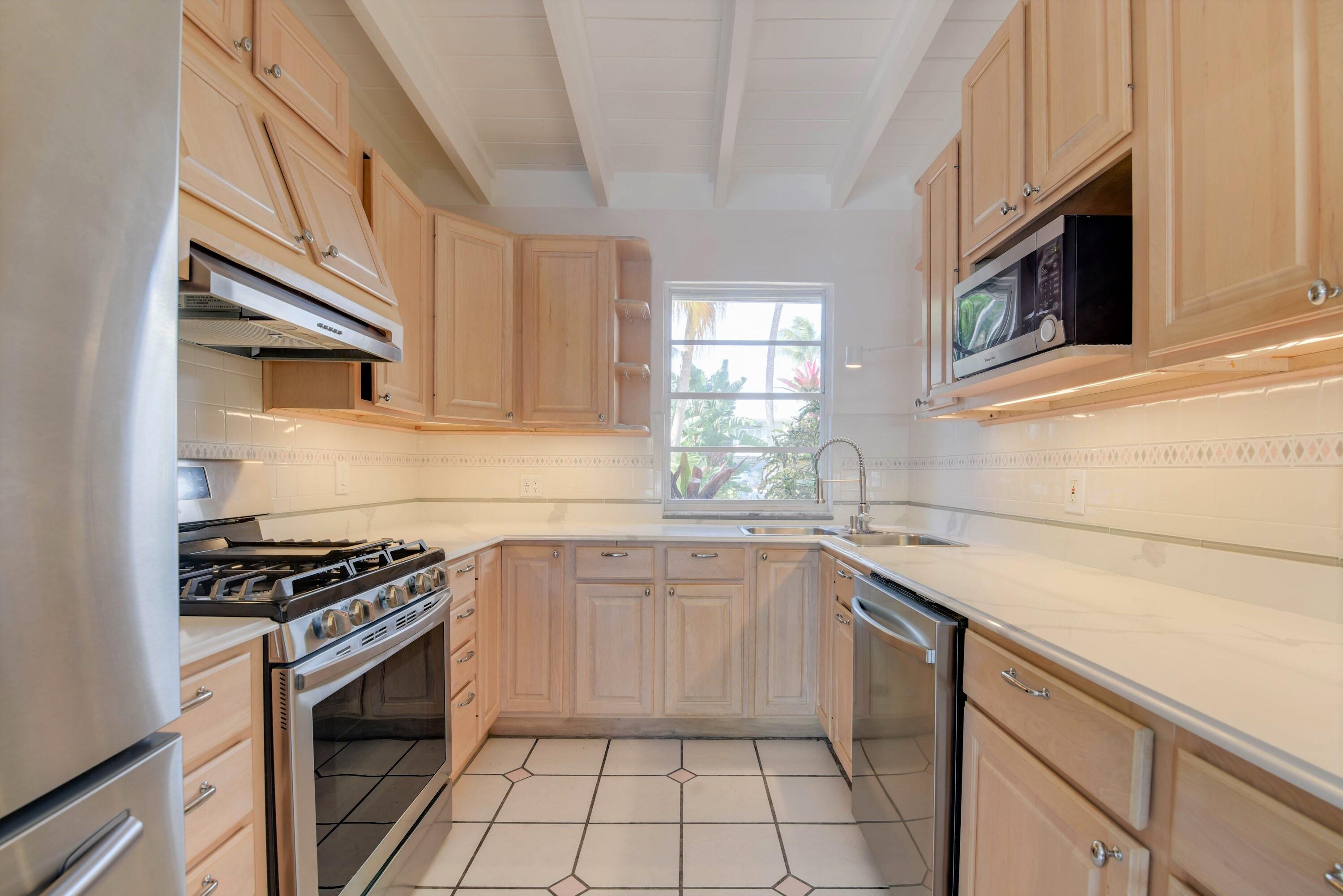3828 Gillott Road Big Pine Key, FL 33043 - Photo 10 of 46 Kitchen Samsung SS Appliance