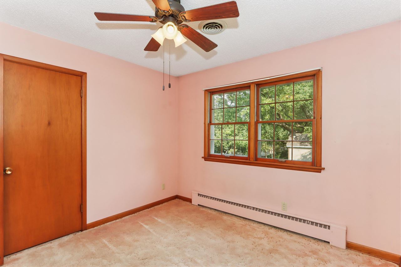 2018 Rochester Avenue Iowa City, IA 52245 - Photo 18 of 36 Gallery Image 18