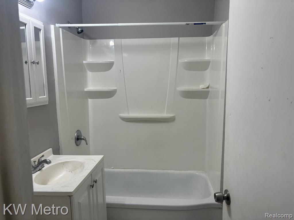 8619 Burt Road Detroit, MI 48228 - Photo 11 of 12