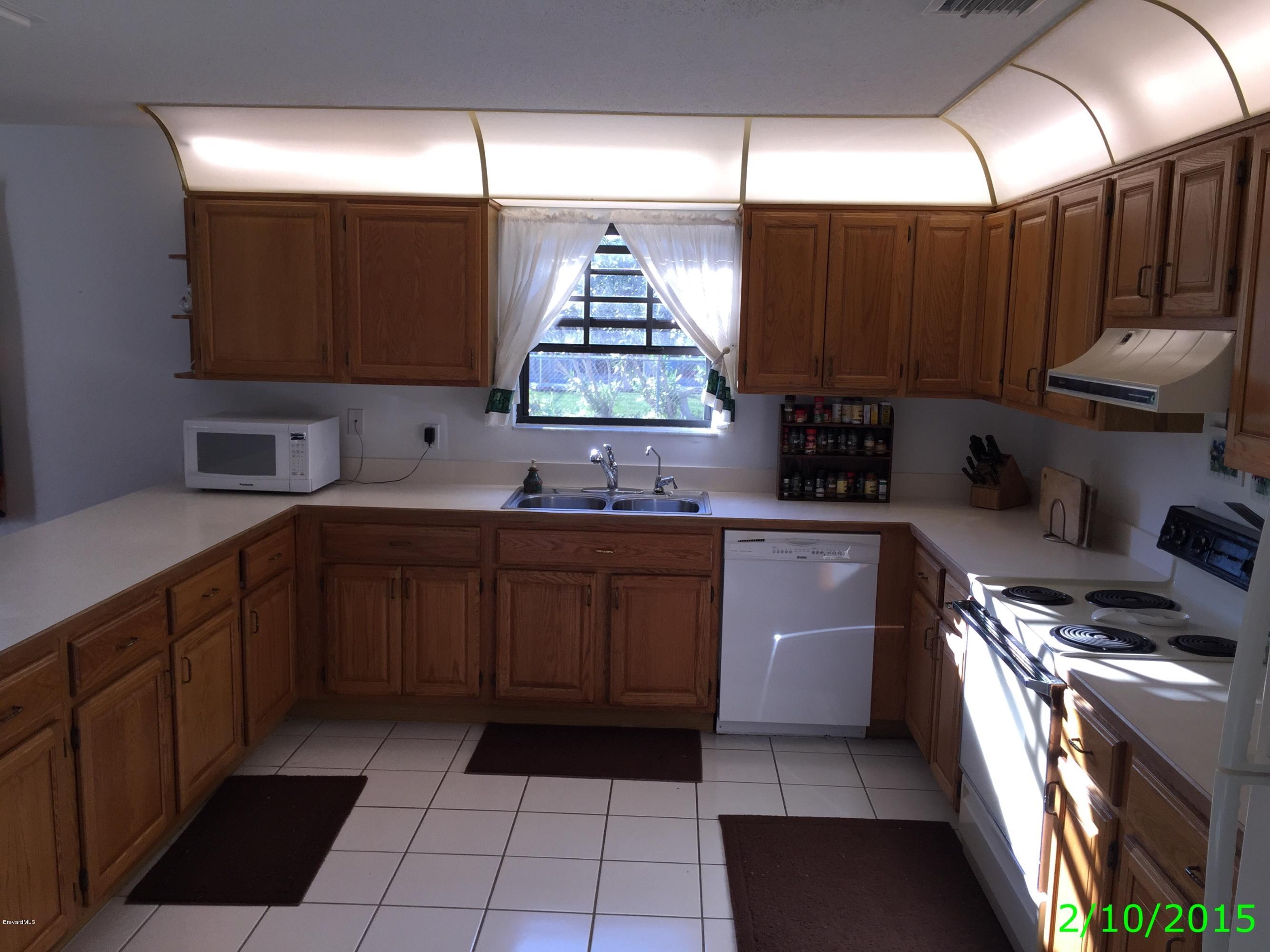 1904 Isom Lane Northeast Palm Bay, FL 32905 - Photo 18 of 32 Photo Feb 10, 4 30 22 PM
