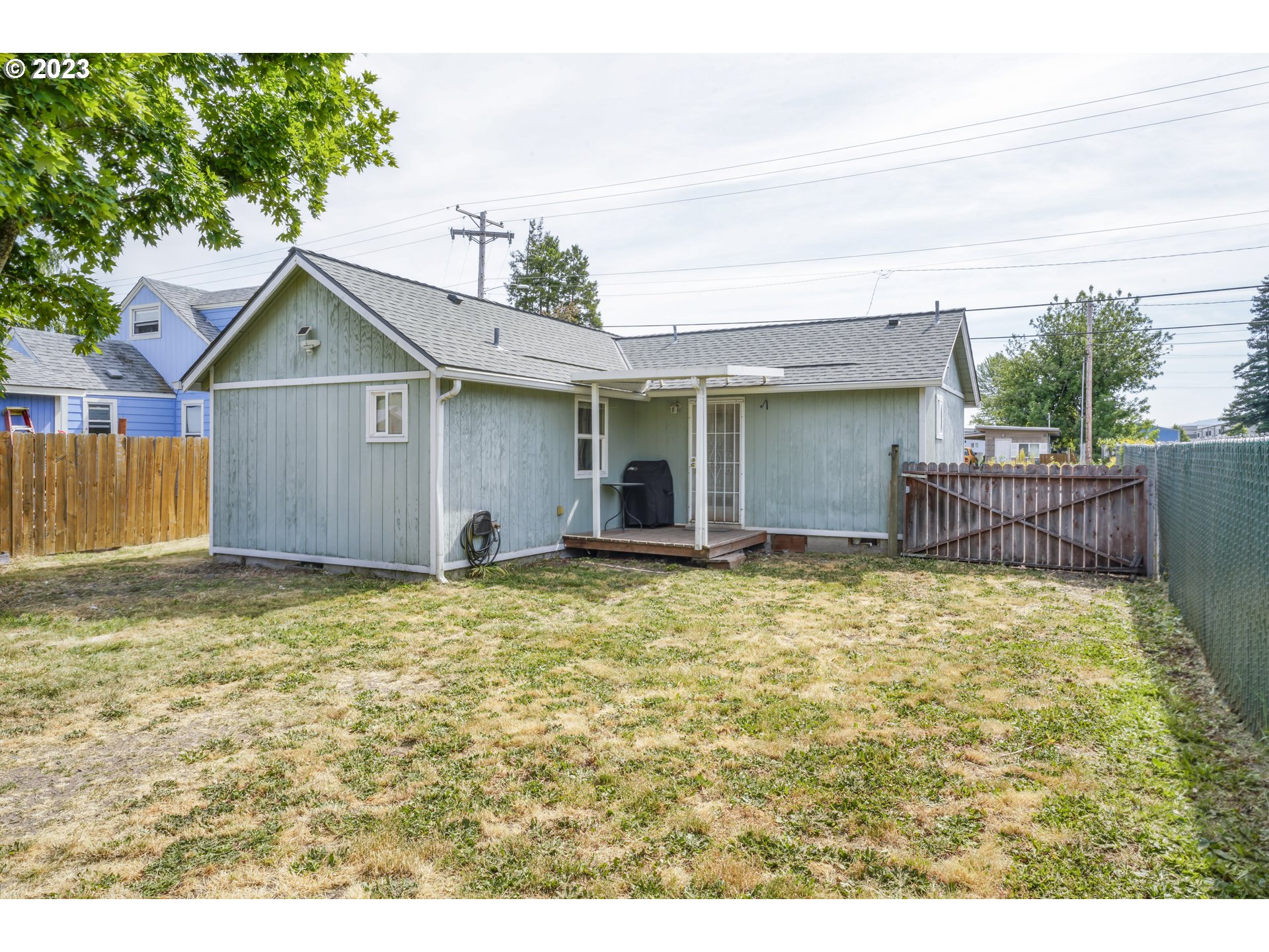 760 28th Street Springfield, OR 97477 - Photo 24 of 30 a house with a outdoor space