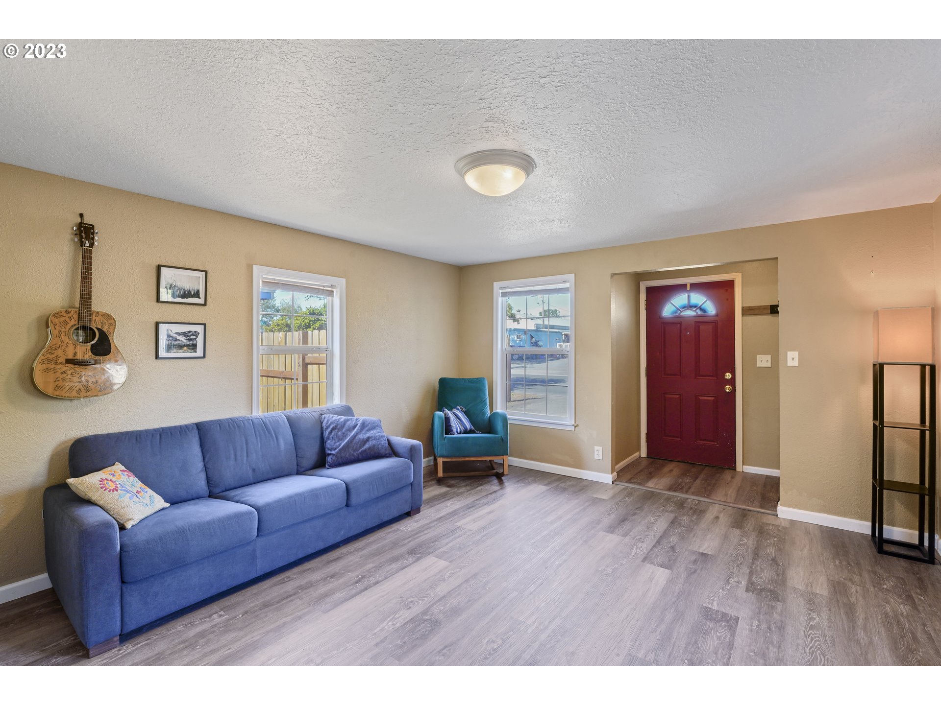 760 28th Street Springfield, OR 97477 - Photo 4 of 30 a living room with furniture and a window