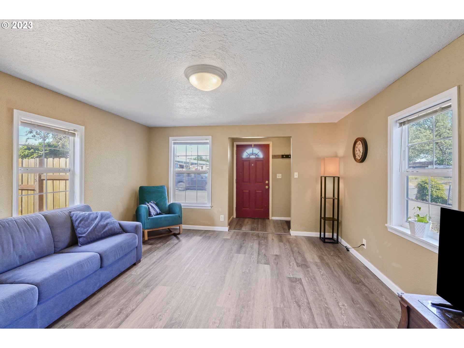 760 28th Street Springfield, OR 97477 - Photo 8 of 30 a living room with furniture and a window