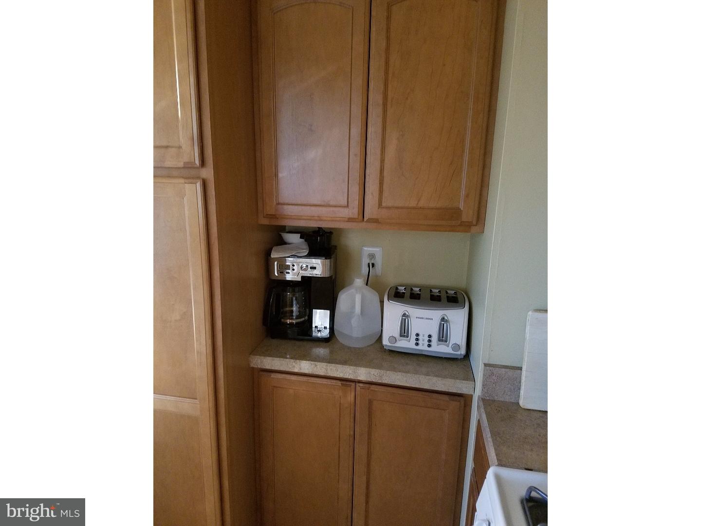 216 Somerset Road Deptford, NJ 08096 - Photo 8 of 18 Kitchen