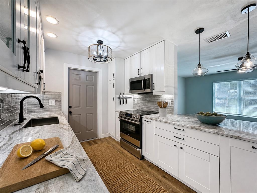 7610 117th Street Seminole, FL 33772 - Photo 15 of 64