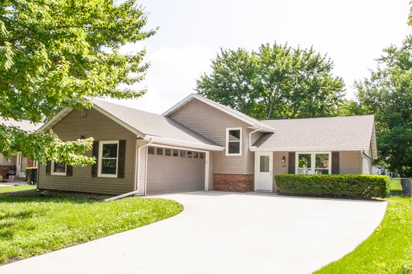 $250,000 | 308 Judith Drive, Normal, IL 61761