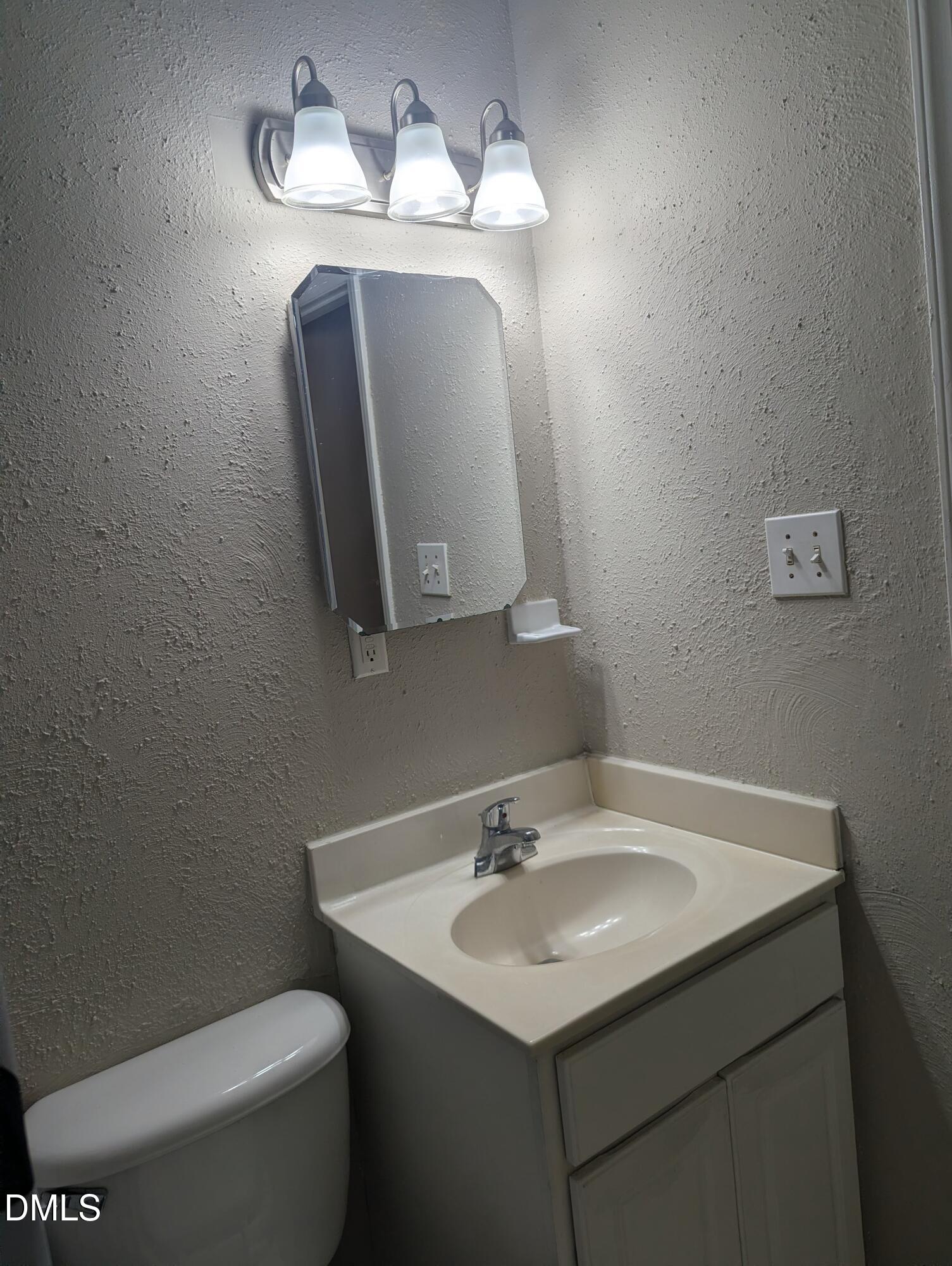 4810 Blue Bird Court Raleigh, NC 27606 - Photo 25 of 28 1000004453