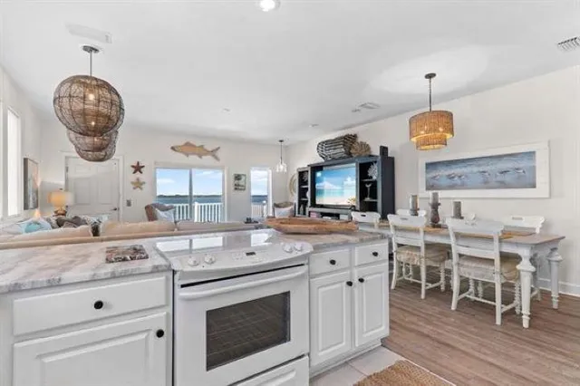 $2,800 | 1646 Alligator Drive, Unit 316, Alligator Point, FL 32346