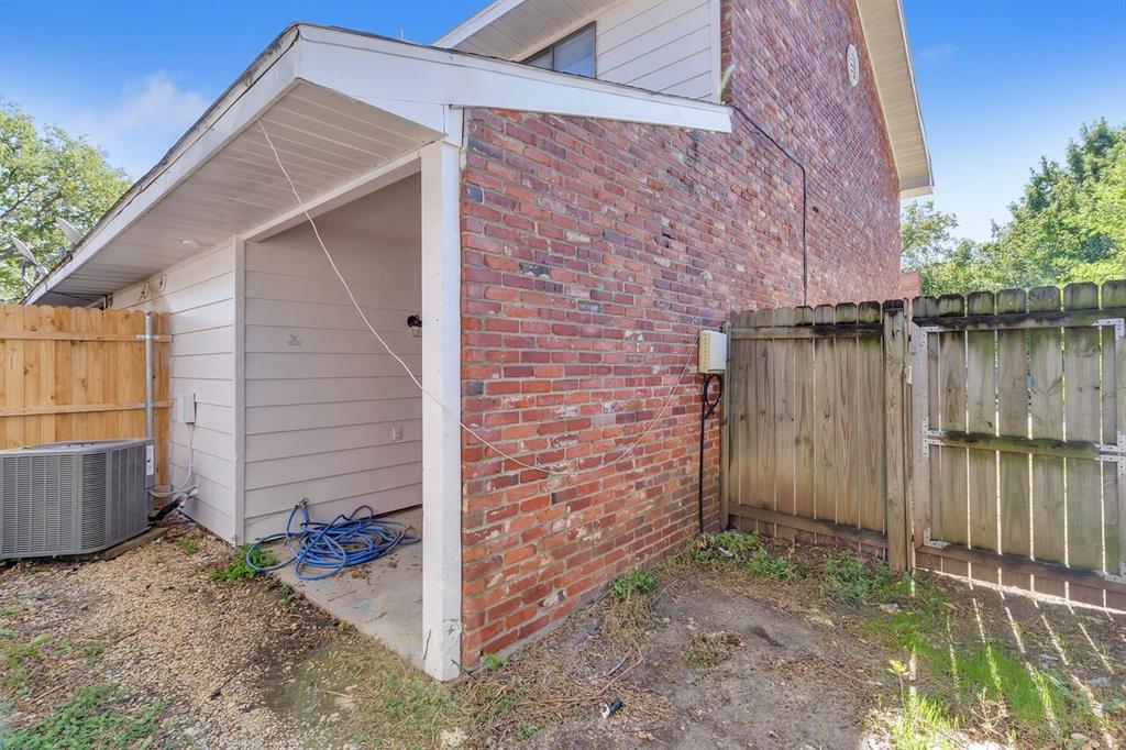 210 Rolston Road, Unit 1 Irving, TX 75060 - Photo 15 of 16