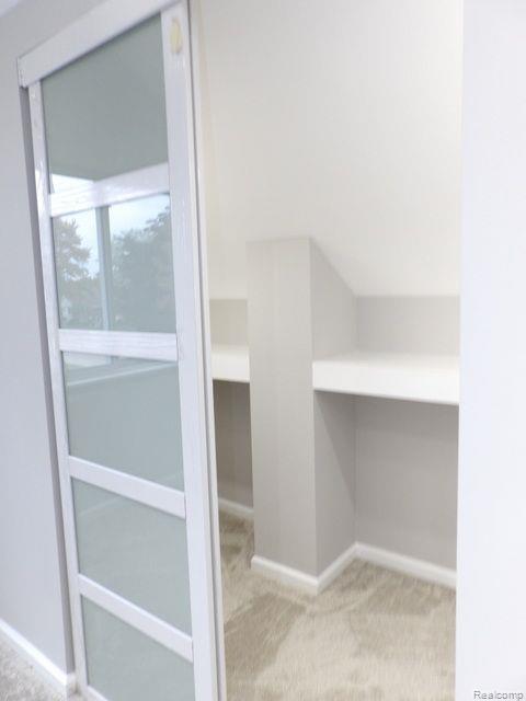 8331 Rosedale Boulevard Allen Park, MI 48101 - Photo 34 of 45 A VIEW OF THE WALK-IN CLOSET!