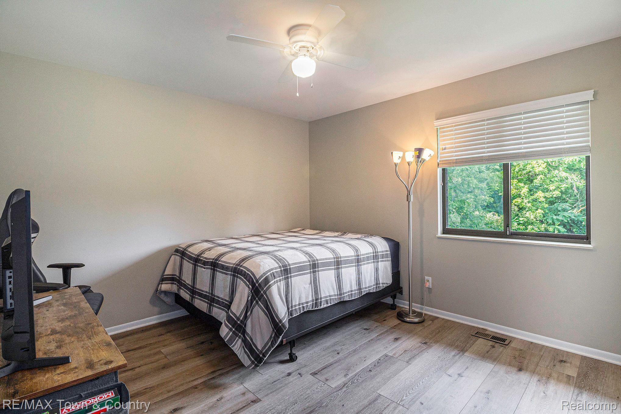 8040 Potter Road Flushing, MI 48433 - Photo 13 of 36 Gallery Image 13