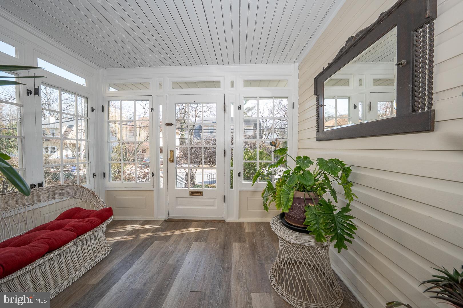 255 Willow Avenue Wayne, PA 19087 - Photo 8 of 46 a living room filled with furniture and a potted plant