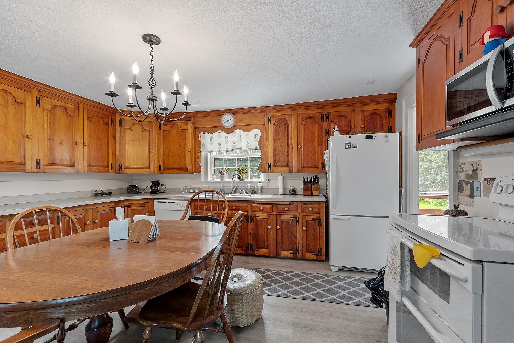 73 Mammoth Road Pelham, NH 03076 - Photo 40 of 48 Gallery Image 40