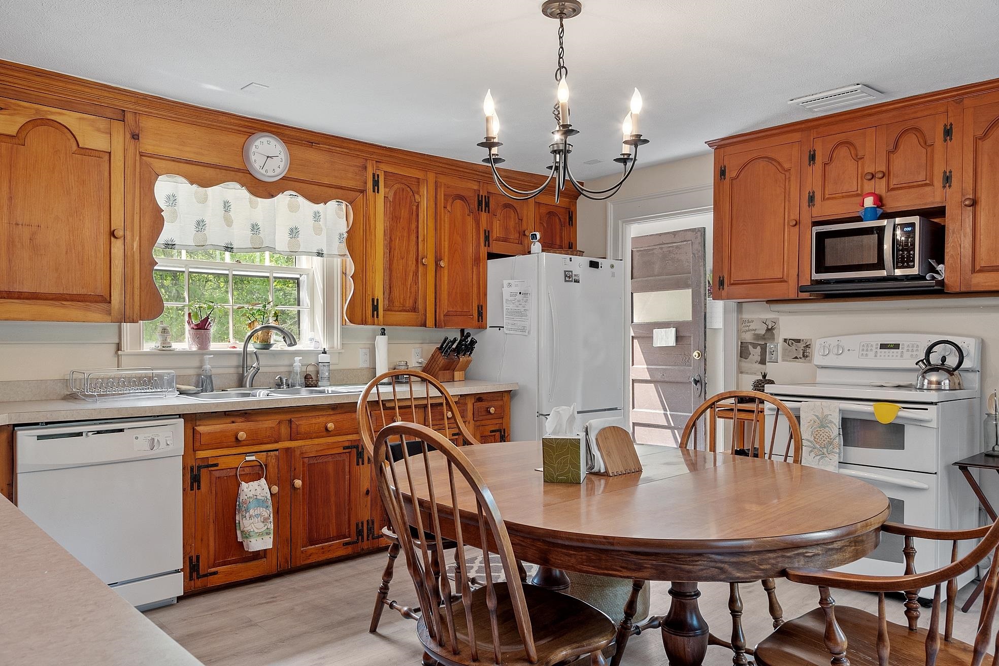 73 Mammoth Road Pelham, NH 03076 - Photo 43 of 48 Gallery Image 43