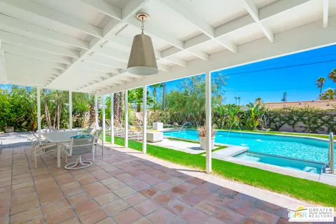 $785,000 | 2405 East Francis Drive, Palm Springs, CA 92262