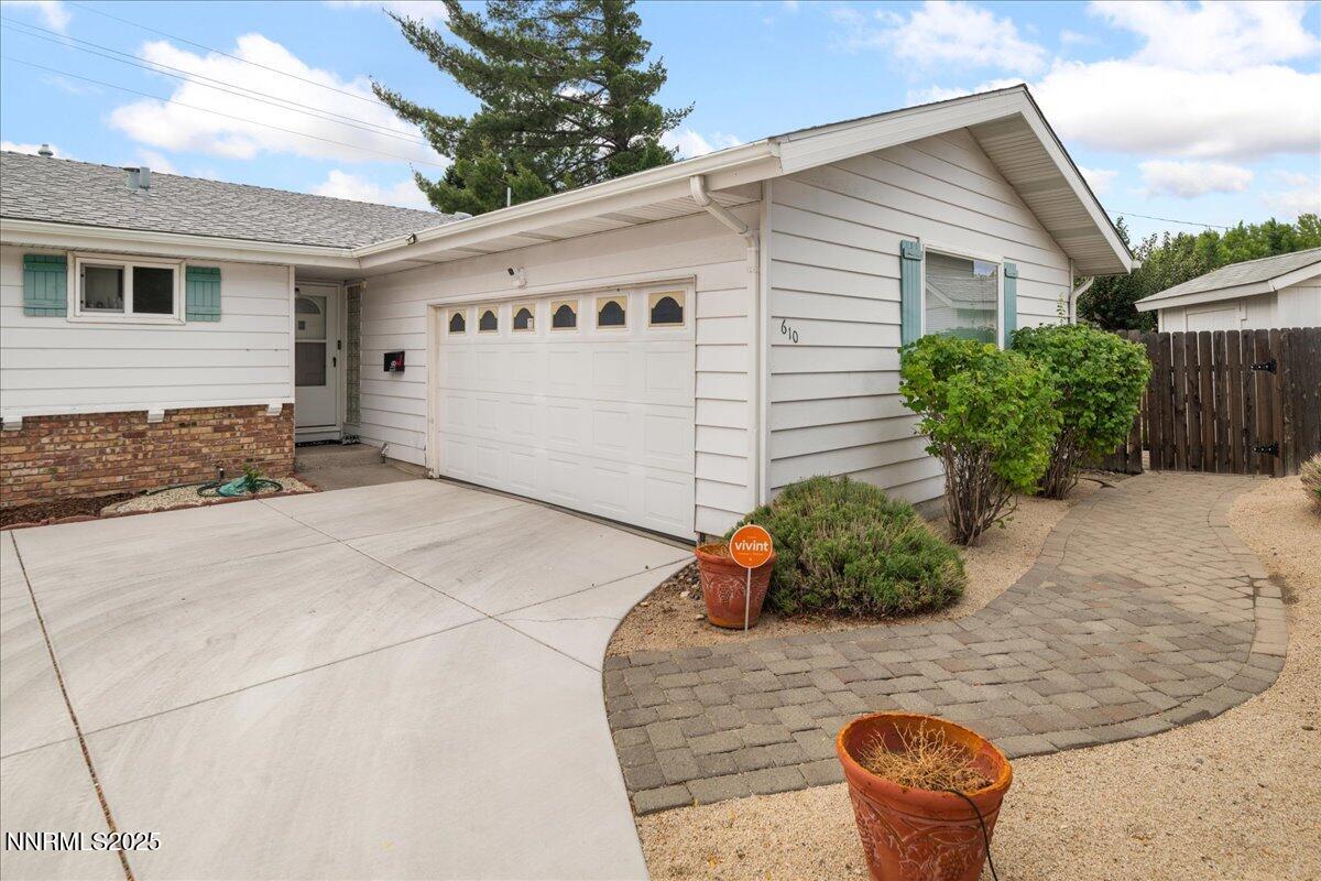 610 Akard Circle Reno, NV 89503 - Photo 2 of 28 a view of a backyard