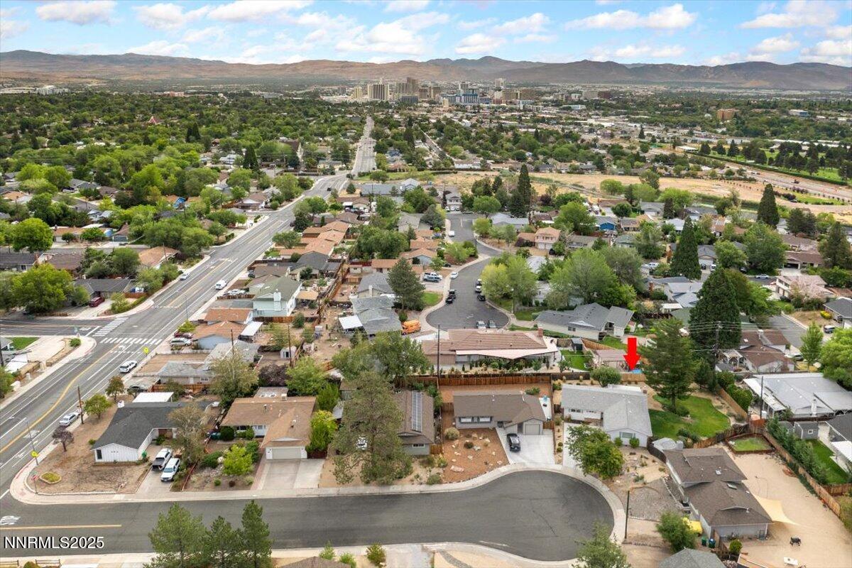610 Akard Circle Reno, NV 89503 - Photo 27 of 28 an aerial view of residential houses with outdoor space and parking