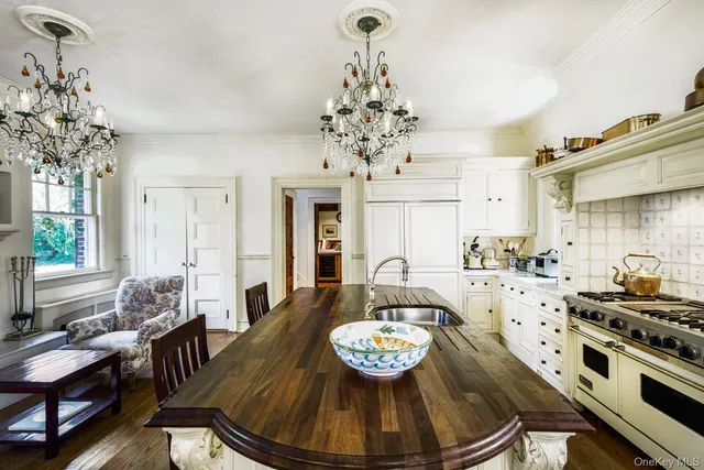 $60,000 | 94 Quogue Street, Quogue, NY 11959