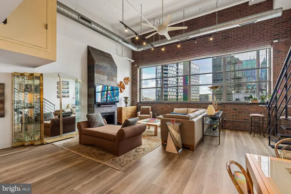 $1,015,000 | 2200 Arch, Unit 1214, Philadelphia, PA 19103