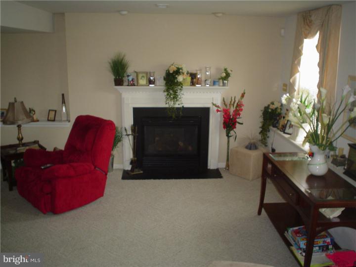 20 East Lexton Road New Castle, DE 19720 - Photo 11 of 16 Family Room