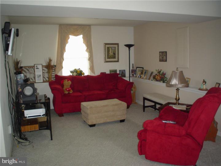 20 East Lexton Road New Castle, DE 19720 - Photo 13 of 16 Family Room
