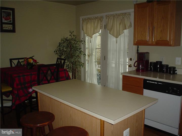20 East Lexton Road New Castle, DE 19720 - Photo 5 of 16 Kitchen