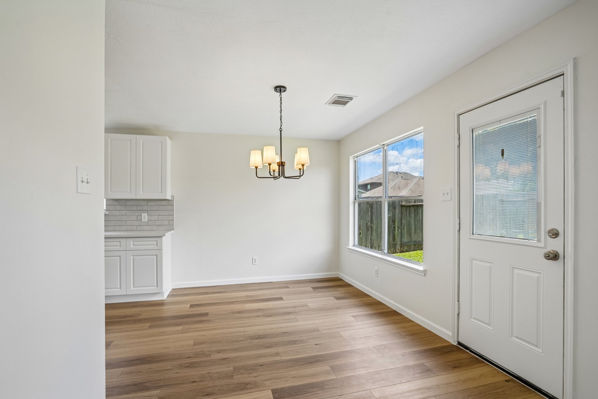 4419 Crossvine Avenue Baytown, TX 77521 - Photo 7 of 38 View of the dining room area from the living room.