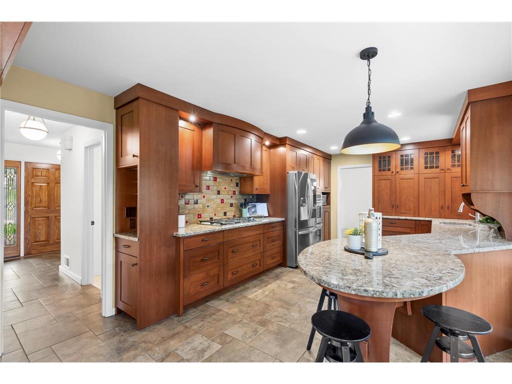 6521 Gleason Road Edina, MN 55439 - Photo 11 of 45