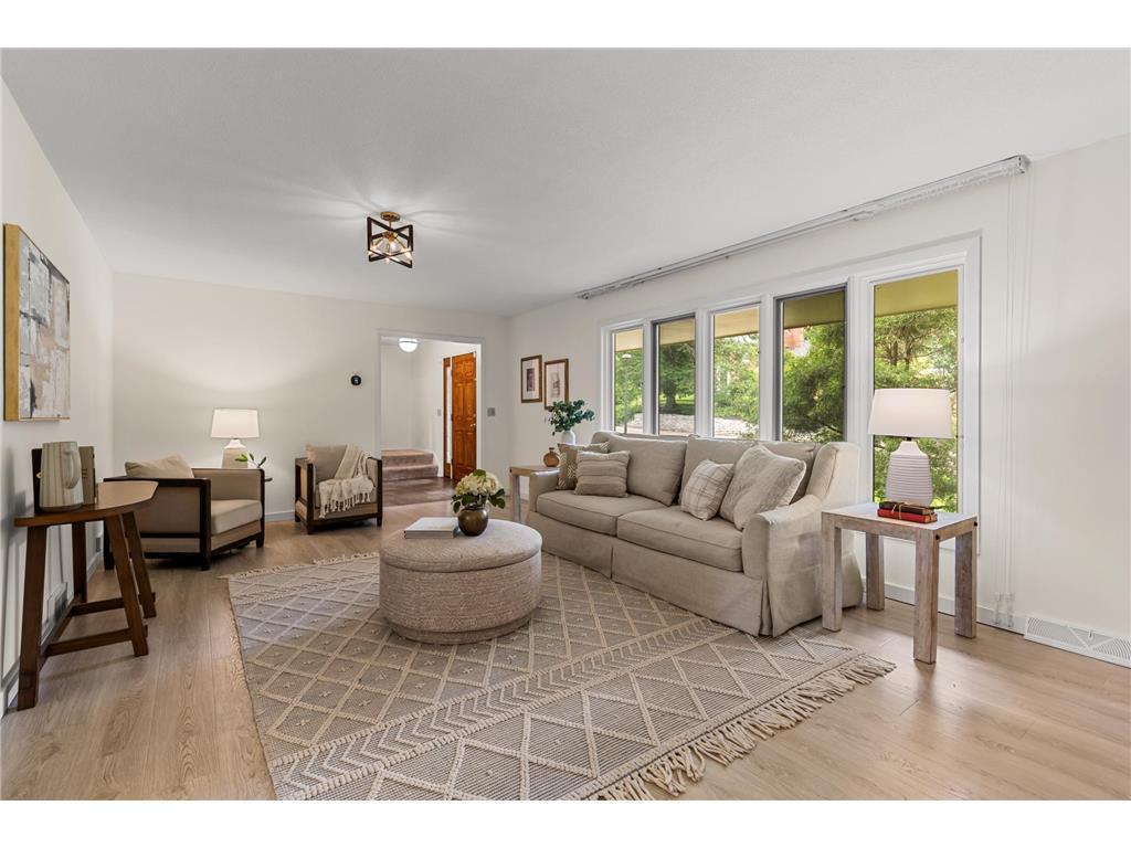 6521 Gleason Road Edina, MN 55439 - Photo 4 of 45