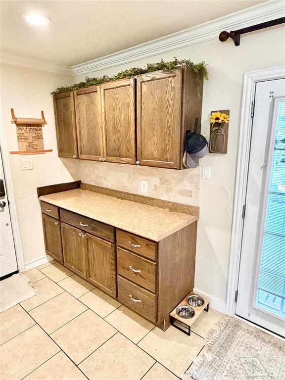 806 Glen Key Street Denison, TX 75020 - Photo 8 of 27 a bathroom with a sink and a mirror