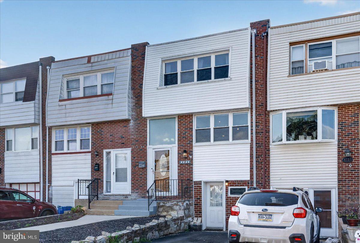4233 Lawnside Road Philadelphia, PA 19154 - Photo 35 of 35 front exterior