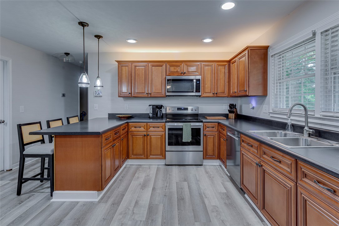 4030 Creekside Drive Seneca, SC 29672 - Photo 11 of 35