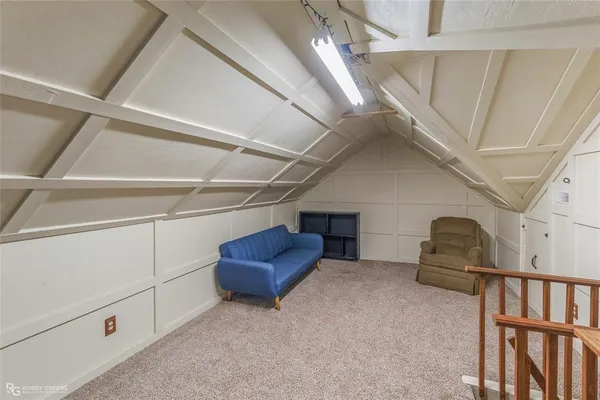 a view of livingroom with furniture