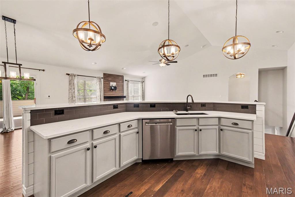 1258 Spring Lilly Drive High Ridge, MO 63049 - Photo 6 of 70