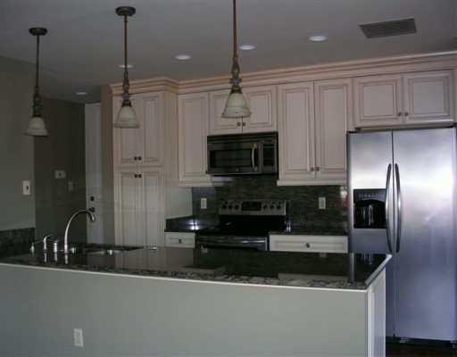 232 Decatur Street, Unit 4D New Orleans, LA 70130 - Photo 4 of 8 Gallery Image 4