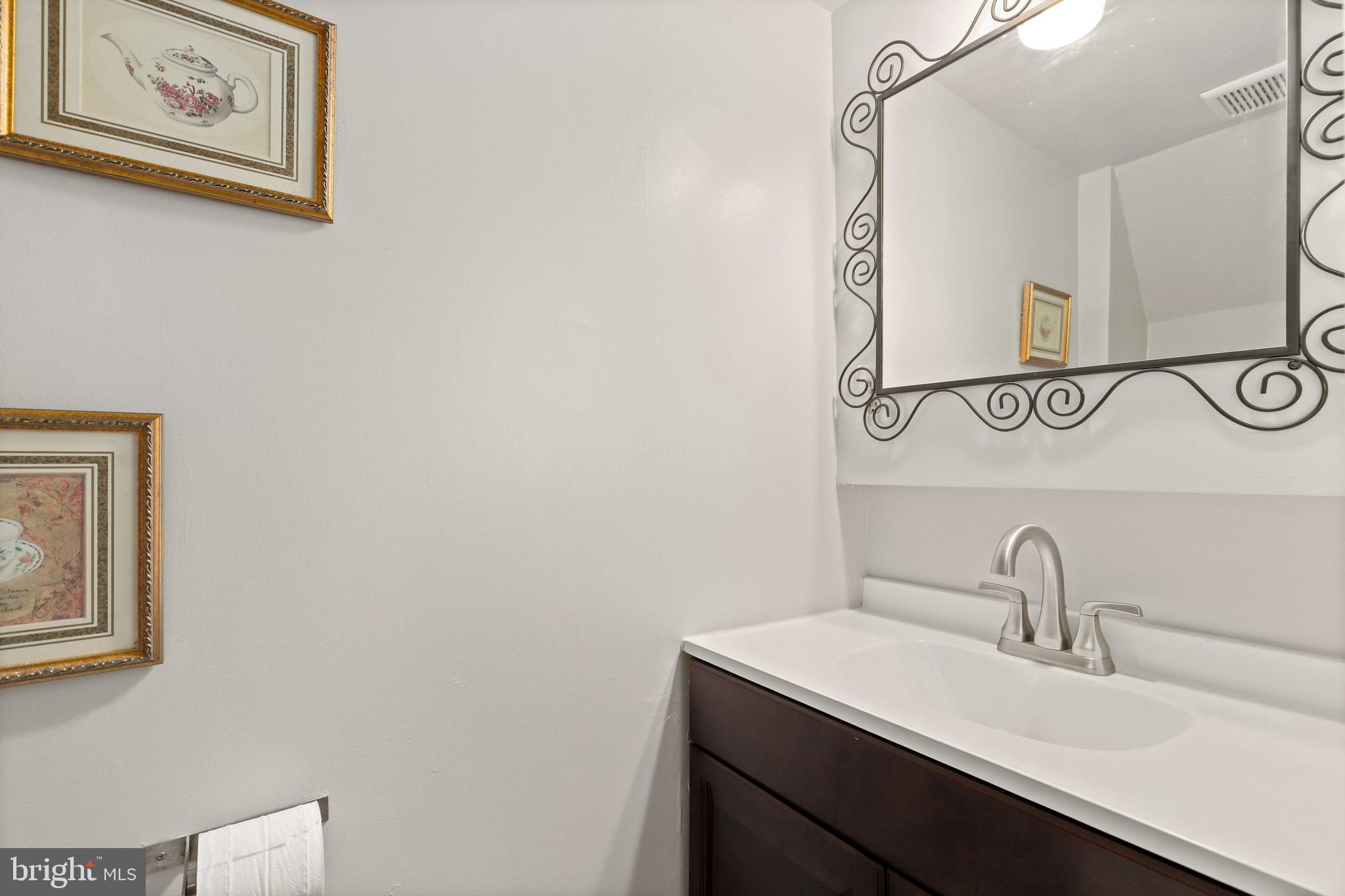 9045 Manchester Road Silver Spring, MD 20901 - Photo 4 of 34
