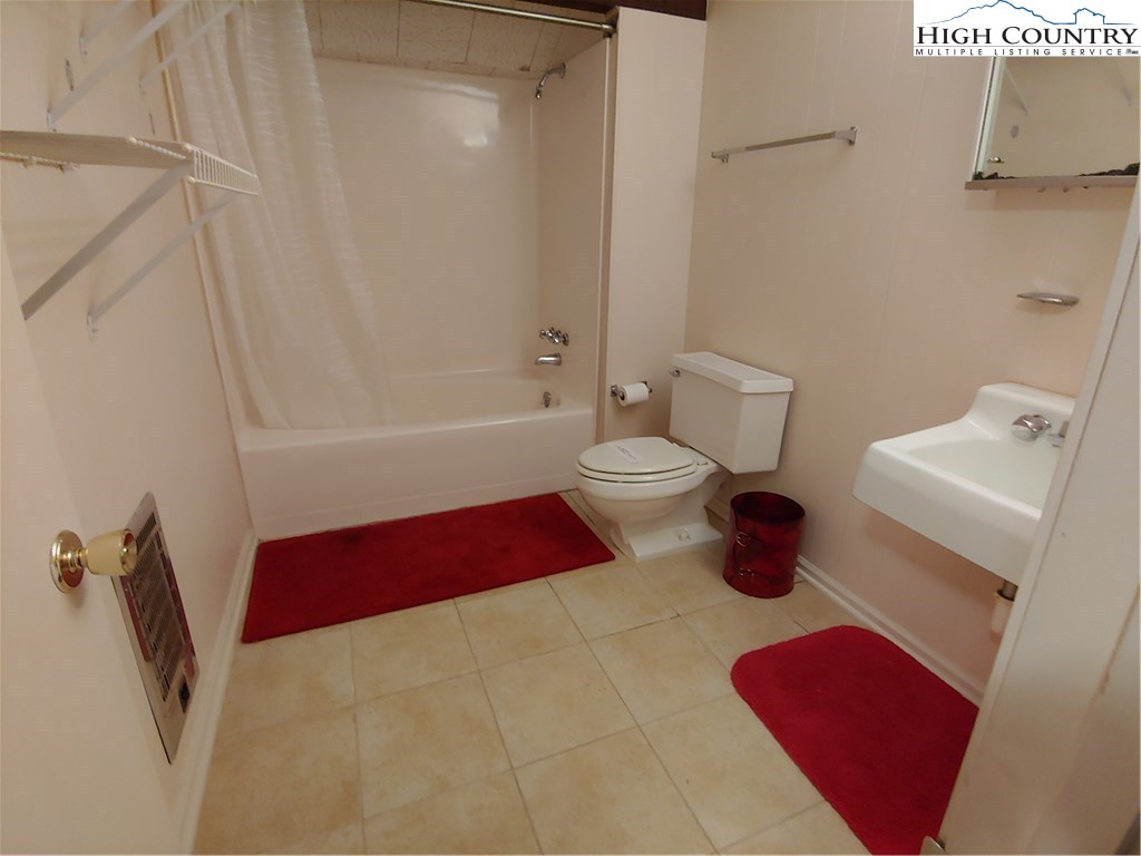 218 Oak Road Beech Mountain, NC 28604 - Photo 17 of 19 Gallery Image 17