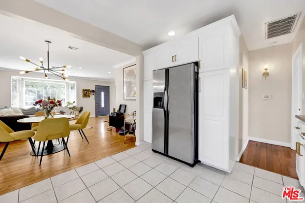 $899,000 | 15513 Cohasset Street, Van Nuys, CA 91406