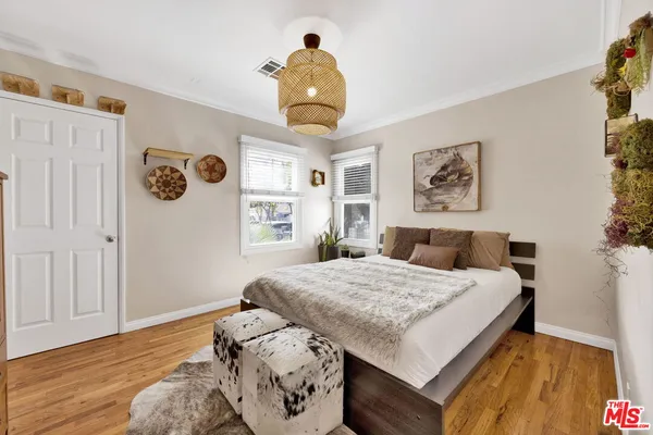 $899,000 | 15513 Cohasset Street, Van Nuys, CA 91406