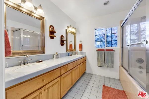 $899,000 | 15513 Cohasset Street, Van Nuys, CA 91406