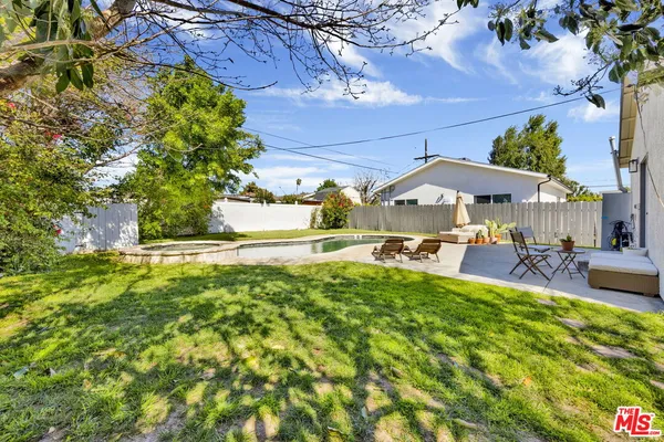 $899,000 | 15513 Cohasset Street, Van Nuys, CA 91406